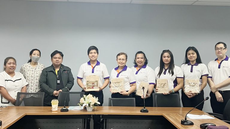 ประชุมสรุปผลการดำเนินงานบำรุงรักษาพร้อมมอบของขวัญแก่ผู้บริหารและบุคลากร ณ มหาวิทยาลัยเซาธ์อีสท์บางกอก