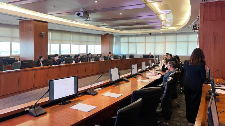 ประชุม Kick Off โครงการซื้อขายและติดตั้ง ระบบบริการการศึกษารูปแบบ Web กับประธานและคณะกรรมการของ มหาวิทยาลัยรังสิต (RSU)