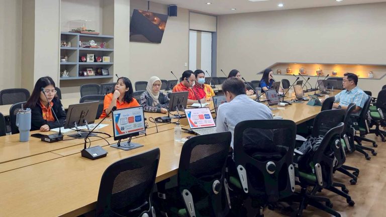 นำเสนอการปรับปรุงเวอร์ชั่นโปรแกรมประยุกต์ระบบงานบริการการศึกษา ณ สถาบันเทคโนโลยีนานาชาติสิรินธร