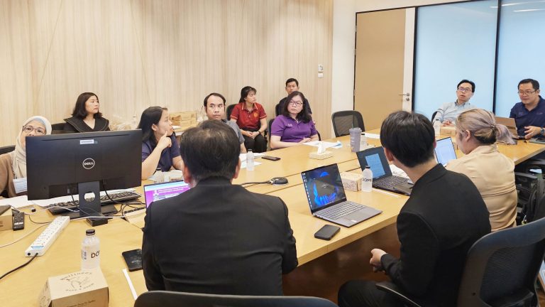 ประชุมเพื่อนำเสนอรายงานการให้บริการบำรุงรักษาระบบ สถาบันเทคโนโลยีนานาชาติสิรินธร มหาวิทยาลัยธรรมศาสตร์