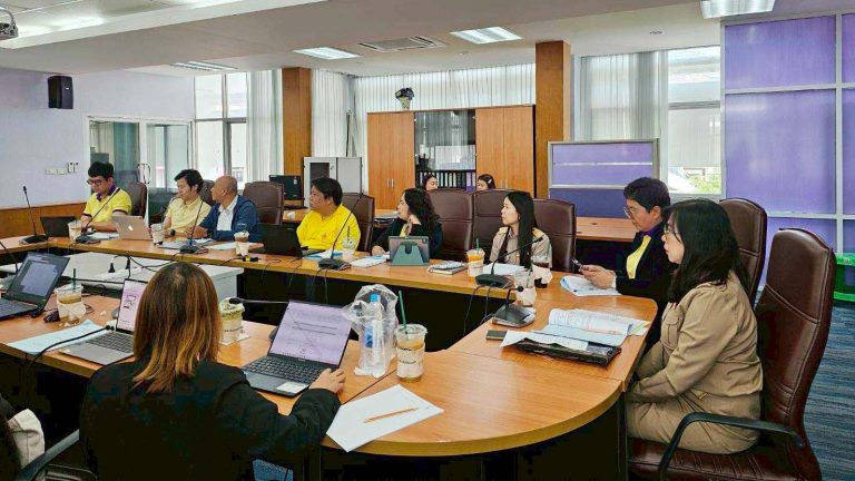 มหาวิทยาลัยเทคโนโลยีราชมงคลพระนคร ร่วมกับ บริษัท วิชั่นเน็ต จำกัด ประชุมรายงานผลการดำเนินงานตามรอบระยะเวลาบำรุงรักษาโปรแกรมระบบบริการการศึกษ