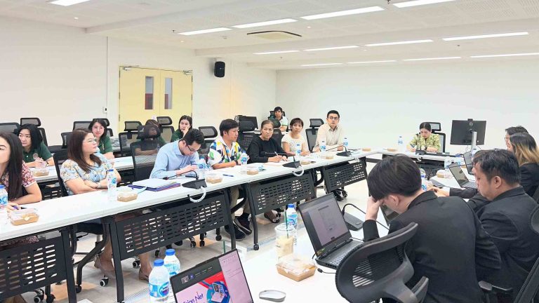ประชุมรายงานผลการดำเนินงานตามรอบระยะเวลาบำรุงรักษาโปรแกรมระบบบริการการศึกษางานทะเบียนและประมวลผล มหาวิทยาลัยราชภัฏเทพสตรี