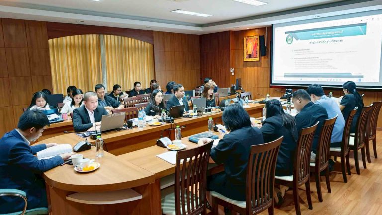 ร่วมประชุมเปิดโครงการการพัฒนาระบบสารสนเทศเพื่อการบริหารและระบบบริการการศึกษา ระยะที่ 4 ณ มหาวิทยาลัยราชภัฏเพชรบุรี