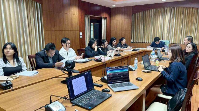 ประชุมตรวจรับงวดงานที่ 1 โครงการการพัฒนาระบบสารสนเทศเพื่อการบริหารและระบบบริการการศึกษา ระยะที่ 4 ณ มหาวิทยาลัยราชภัฏเพชรบุรี