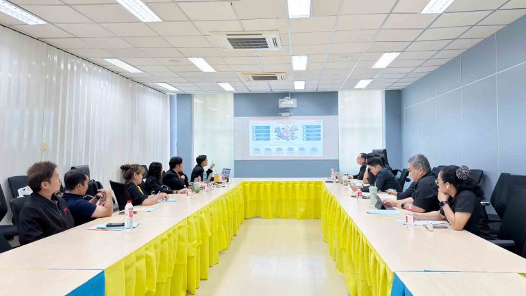 ประชุมสรุปผลการดำเนินงานโครงการบำรุงรักษาโปรแกรมระบบงานทะเบียน จำนวน 6 ระบบ และนำเสนอระบบบริการการศึกษารูปแบบใหม่พร้อมส่วนต่อขยาย ณ มหาวิทยาลัยเทคโนโลยีราชมงคลรัตนโกสินทร์
