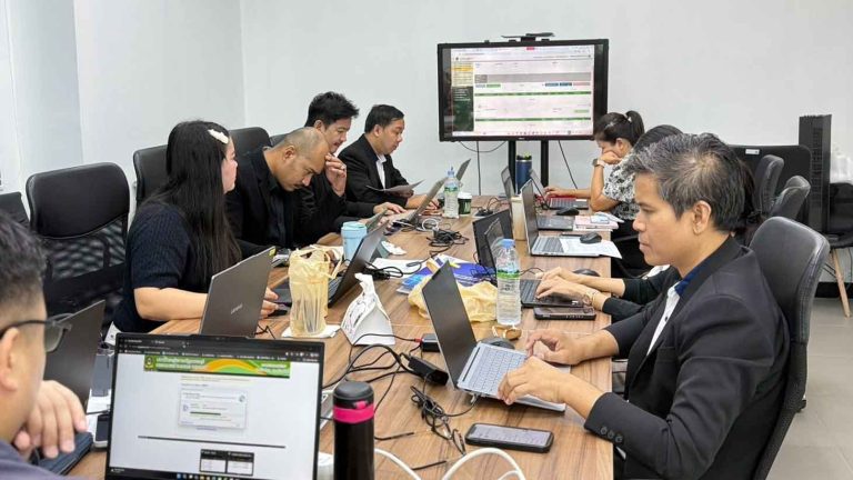 ประชุมทดสอบระบบ ของงวดงานที่ 2 โครงการการพัฒนาระบบสารสนเทศเพื่อการบริหารและระบบบริการการศึกษา ระยะที่ 4 ณ มหาวิทยาลัยราชภัฏเพชรบุรี